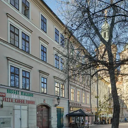Days - Old Town Square Praga